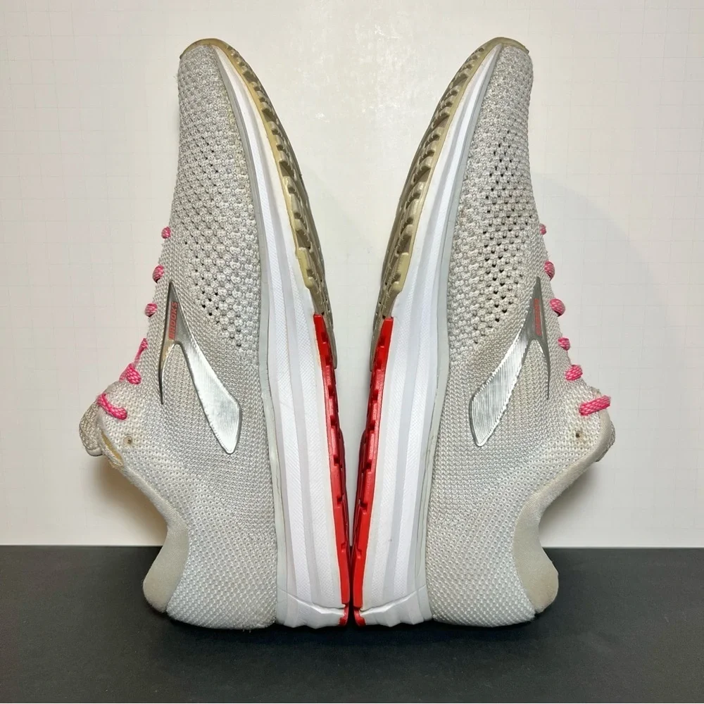 Womens BROOKS Revel 2 Light Gray Running Shoes / Size 11